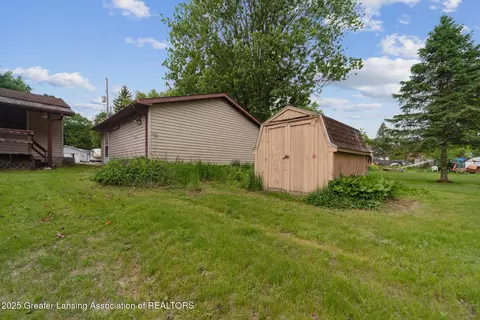 Exterior - 445 S Oak St, Maple Rapids, MI 48853 photo 5 of 9