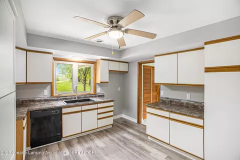 Kitchen - 11958 Eden Trl, Eagle, MI 48822 photo 1 of 3