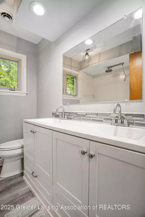 Bath - 11958 Eden Trl, Eagle, MI 48822 photo 1 of 3