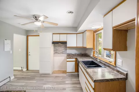 Kitchen - 11958 Eden Trl, Eagle, MI 48822 photo 2 of 3