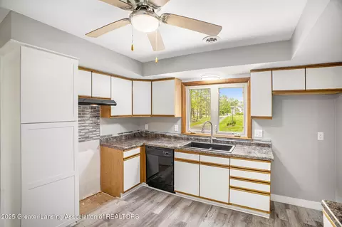 Kitchen - 11958 Eden Trl, Eagle, MI 48822 photo 3 of 3