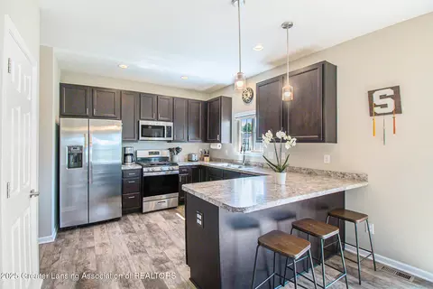 Kitchen - 13855 Bauerle Rd, Dewitt, MI 48820 photo 1 of 2