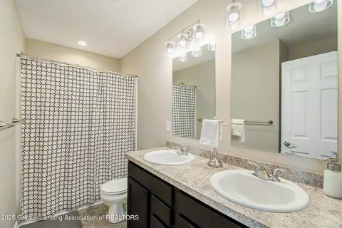 Bath - 13855 Bauerle Rd, Dewitt, MI 48820 photo 1 of 1