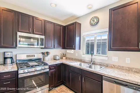 Kitchen - 13855 Bauerle Rd, Dewitt, MI 48820 photo 2 of 2