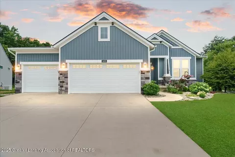 1405 Badlands Dr, Lansing, MI 48917