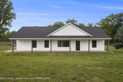 4633 Parman Rd, Stockbridge, MI 49285