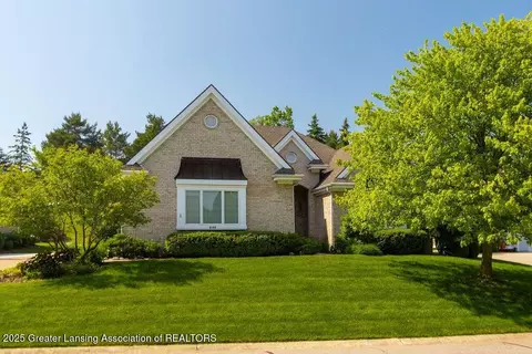 6109 E Longview Dr, East Lansing, MI 48823