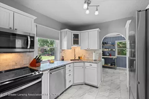 Kitchen - 1014 Smith Ave, Lansing, MI 48910 photo 1 of 3