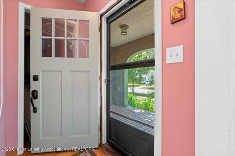 Entry Way - 1014 Smith Ave, Lansing, MI 48910 photo 1 of 4