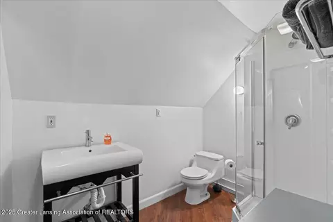 Bath - 1014 Smith Ave, Lansing, MI 48910 photo 2 of 2