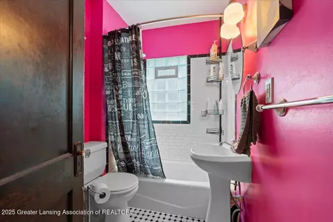 Bath - 1014 Smith Ave, Lansing, MI 48910 photo 1 of 2