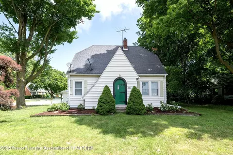 803 E Ash St, Mason, MI 48854