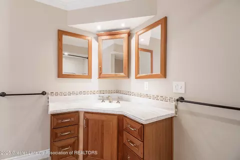 4227 Barton Rd, Lansing, MI 48917 photo 21