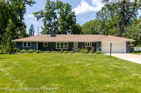 1511 Hitching Post Rd, East Lansing, MI 48823