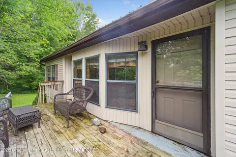 Exterior - 9428 S Wright Rd, Eagle, MI 48822 photo 1 of 5