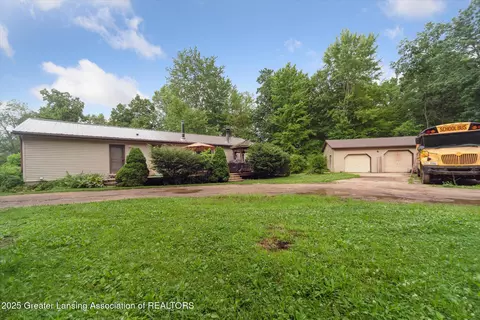 Exterior - 9428 S Wright Rd, Eagle, MI 48822 photo 2 of 5