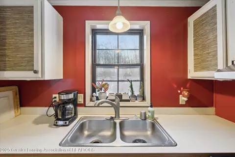 Kitchen - 9428 S Wright Rd, Eagle, MI 48822 photo 4 of 4