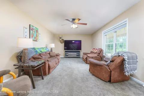 7741 E Garfield Rd, Ashley, MI 48806 photo 6