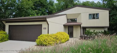 6018 Horizon Dr, East Lansing, MI 48823