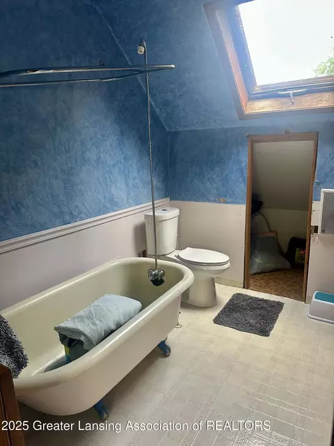 Bath - 116 Elm St, Mason, MI 48854 photo 2 of 2