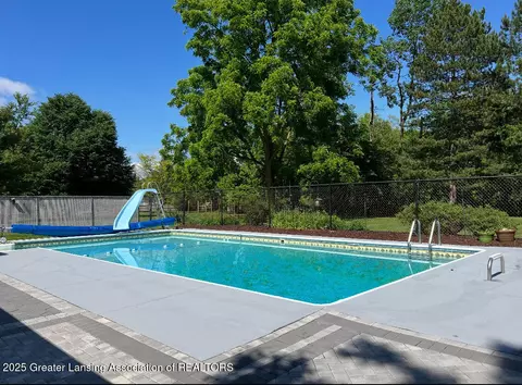 650 Waverly Rd, Dimondale, MI 48821