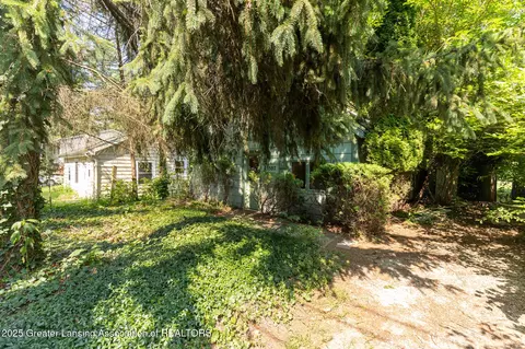 15507 Webster Road Rd, Bath, MI 48808
