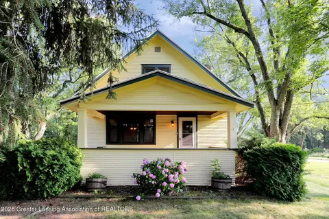 4327 Willoughby Rd, Holt, MI 48842