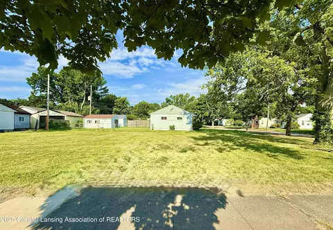840 Maplehill Ave, Lansing, MI 48910