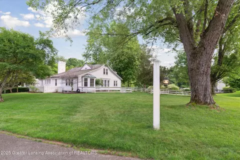 13855 Peacock Rd, Laingsburg, MI 48848