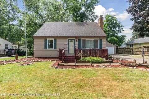 3523 Cooley Dr, Lansing, MI 48911