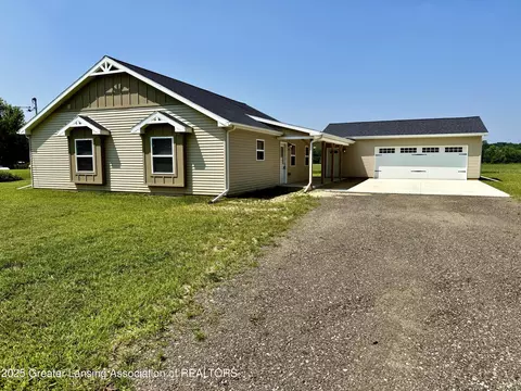 129 Casler Rd, Charlotte, MI 48813