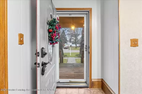 Entry Way - 315 S Main St, Ithaca, MI 48847 photo 1 of 5