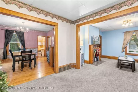 Entry Way - 315 S Main St, Ithaca, MI 48847 photo 2 of 5