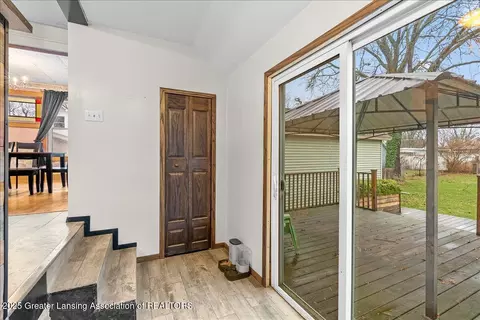Entry Way - 315 S Main St, Ithaca, MI 48847 photo 5 of 5