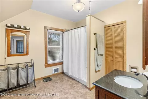 Bath - 315 S Main St, Ithaca, MI 48847 photo 2 of 2