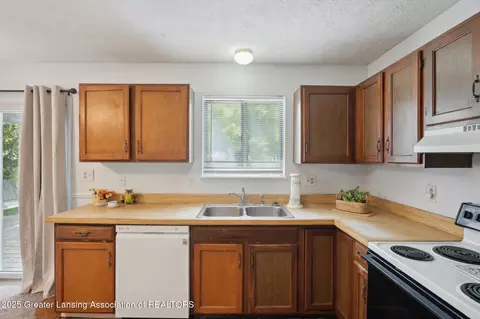 13179 Heather Ln, Perry, MI 48872 photo 14