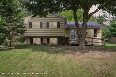 13179 Heather Ln, Perry, MI 48872