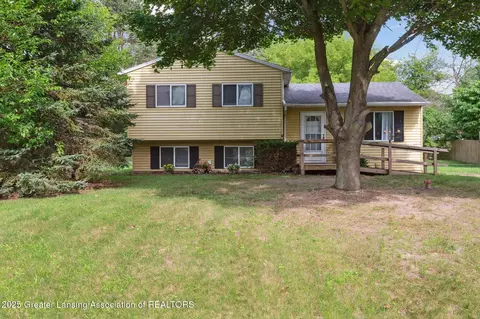 13179 Heather Ln, Perry, MI 48872 photo 3