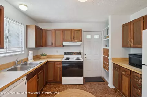 13179 Heather Ln, Perry, MI 48872 photo 12