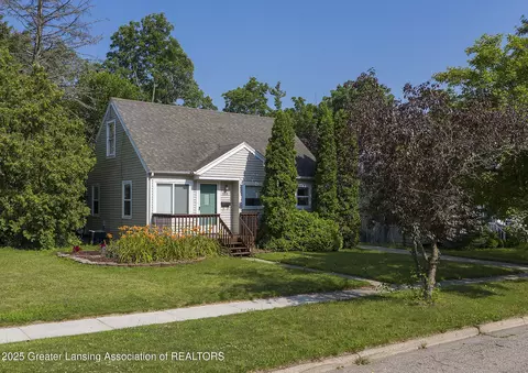 846 Morris Ave, Lansing, MI 48917
