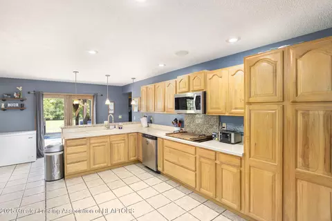5955 E Parks Rd, Saint Johns, MI 48879 photo 14