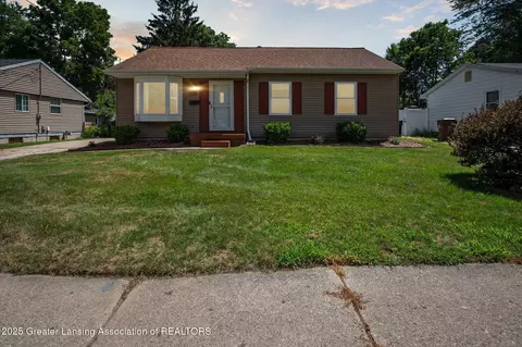 3207 Sunderland Rd, Lansing, MI 48911