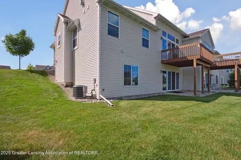Exterior - 1228 Wineleaf Ln, Dewitt, MI 48820 photo 7 of 8
