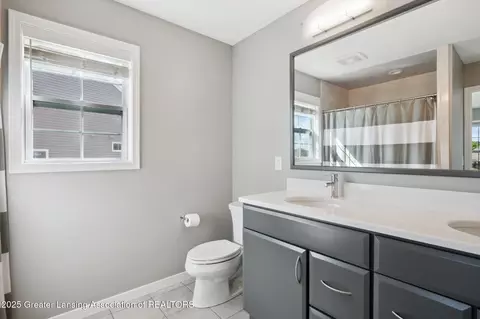 Bath - 1228 Wineleaf Ln, Dewitt, MI 48820 photo 2 of 5