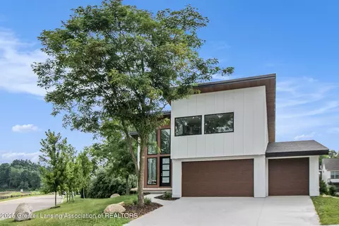Exterior - 16925 Willowbrook Dr, Haslett, MI 48840 photo 5 of 8