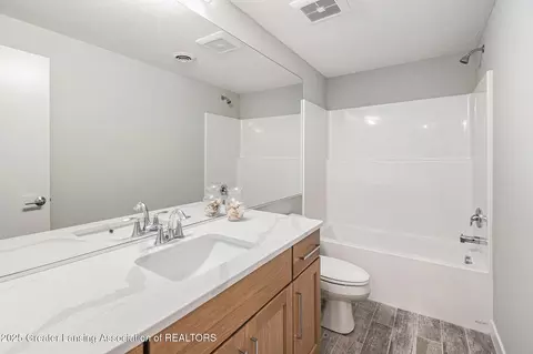 Bath - 16925 Willowbrook Dr, Haslett, MI 48840 photo 7 of 7
