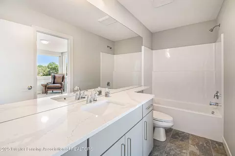 Bath - 16925 Willowbrook Dr, Haslett, MI 48840 photo 5 of 7