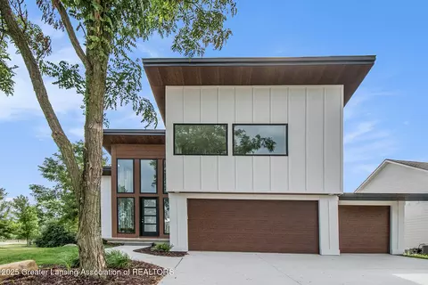 16925 Willowbrook Dr, Haslett, MI 48840