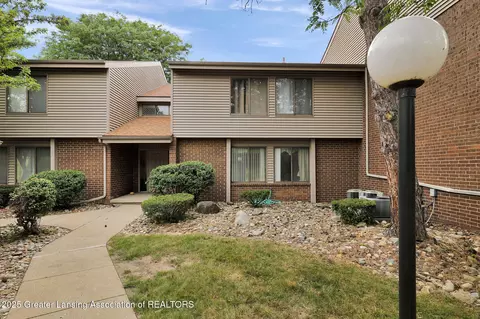 1042 Grenoble Ln #B, Lansing, MI 48917