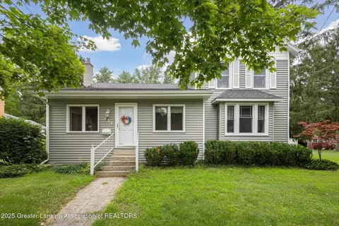 833 S Barnes St, Mason, MI 48854